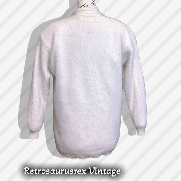 Vintage 1980’s Retro Oversized Offwhite Angora Cardigan Sweater - Picture 4 of 14